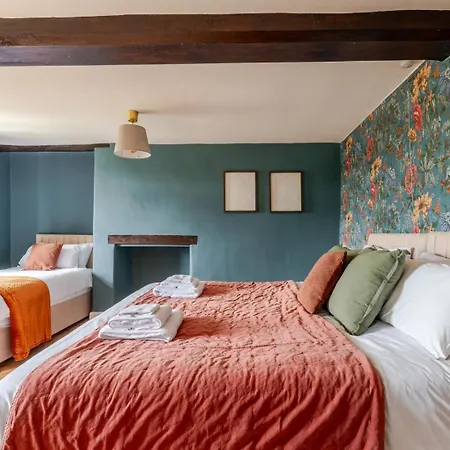 1641 Historic Sleeps 16 Bath Сasa de vacaciones